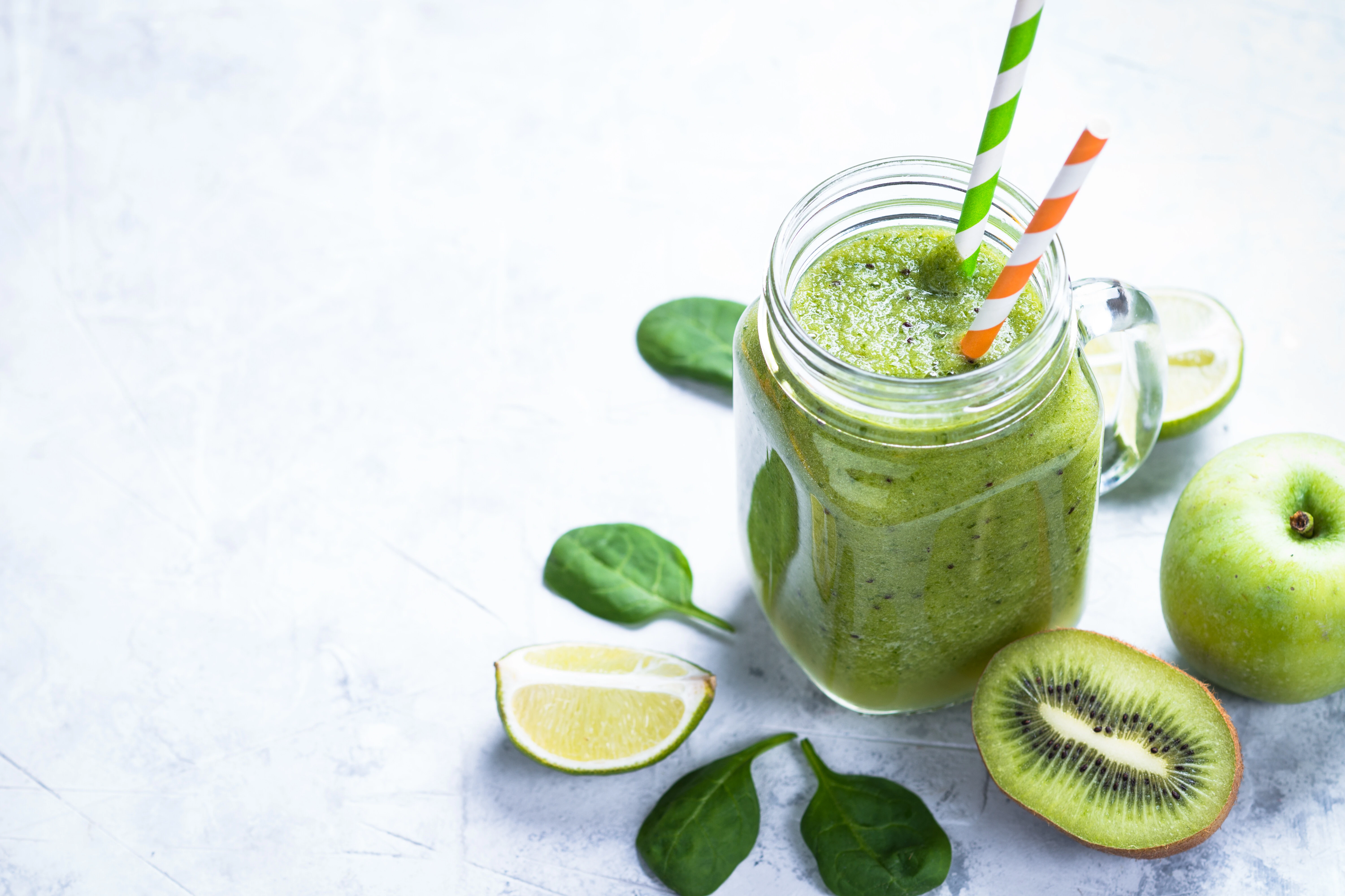 Smoothie Tarifleri: Sağlıklı, Taze ve Hafif 4 Tarif